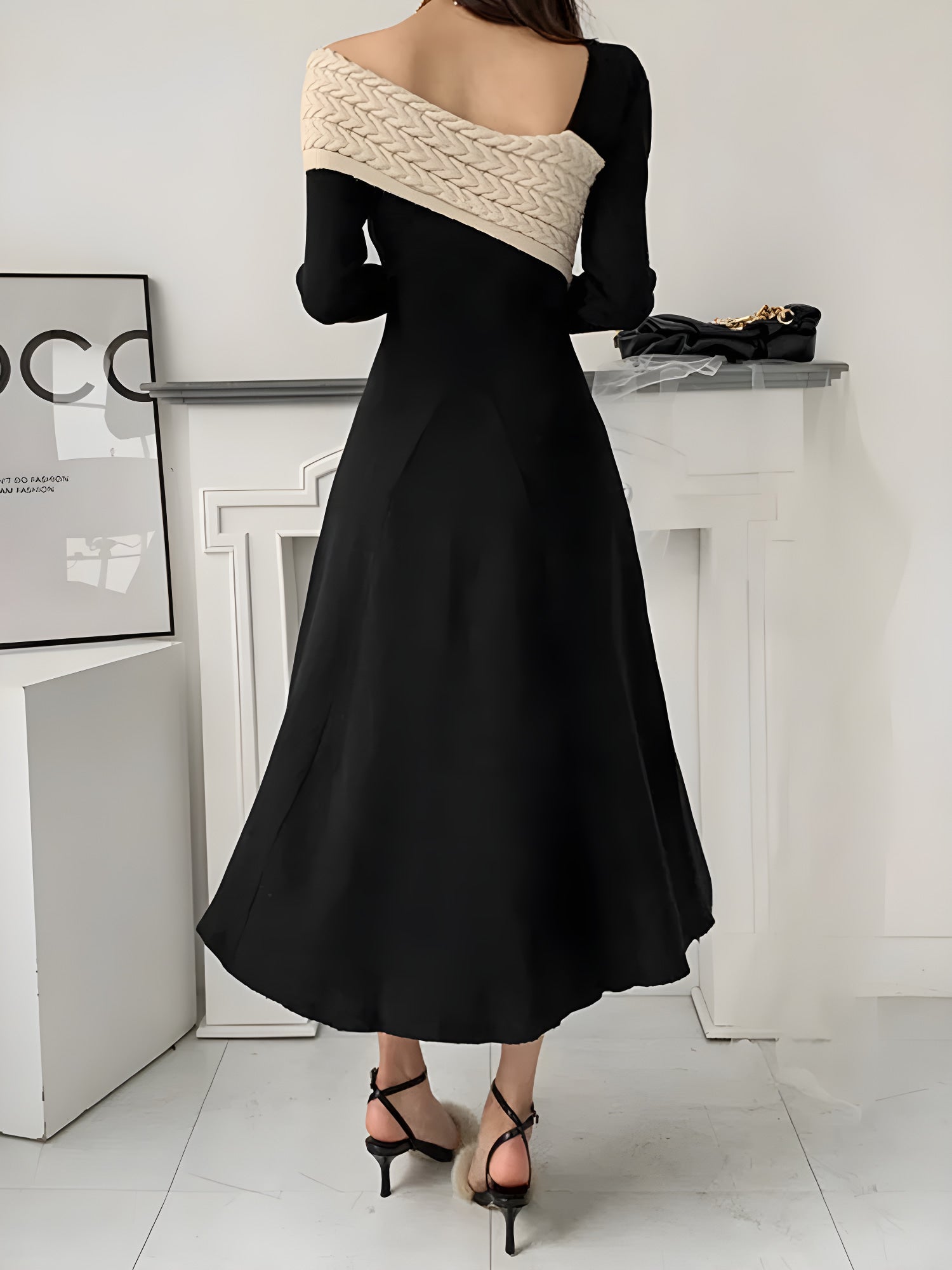 robe en maille col irrégulier contrastant