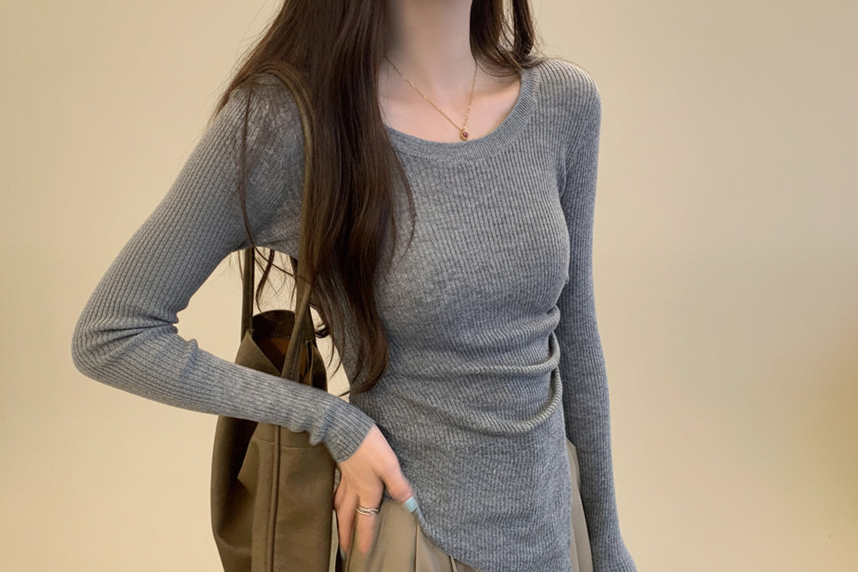 ELNOVÉ Pleated Split Knit Top