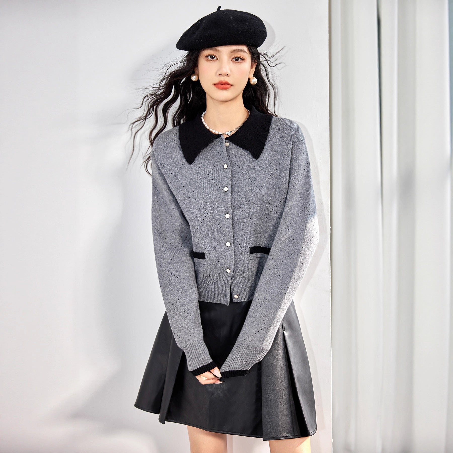 ELNOVÉ Charlotte Classic Sweater
