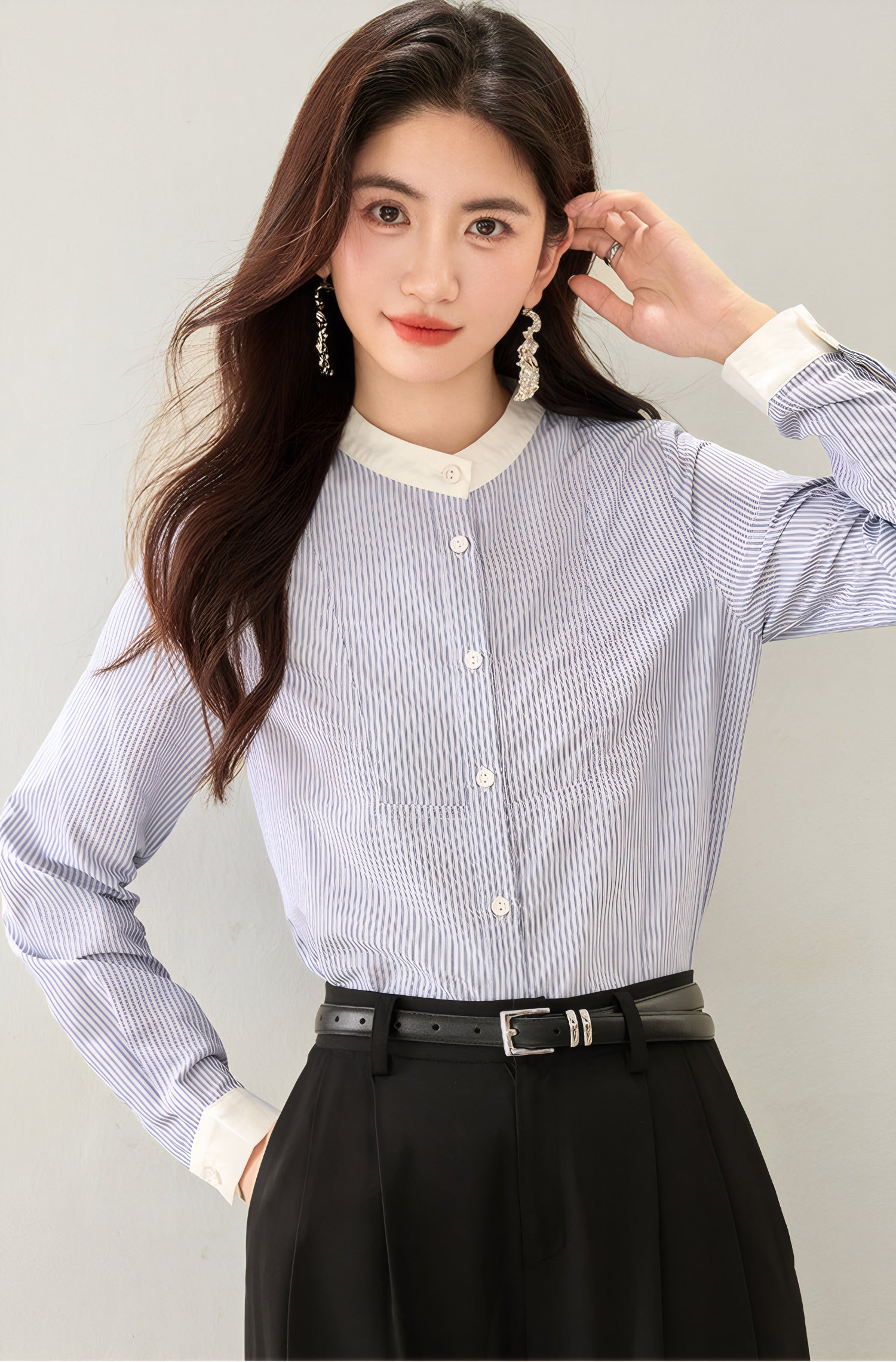 ELNOVÉ Nora Round-Neck Shirt
