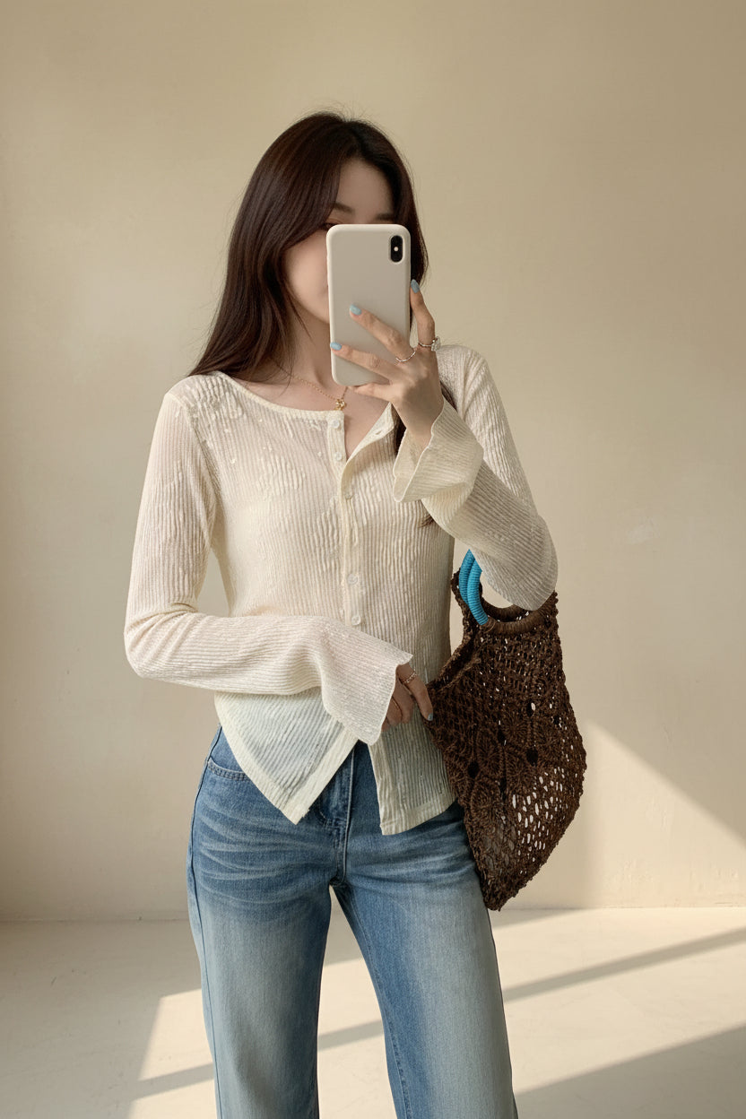 Natural Fiber vs. Synthetic Knitwear: Why It Matters More Than You Think