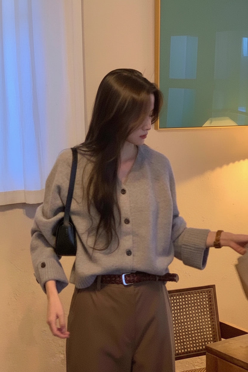 ELNOVÉ V-Neck Knit Cardigan