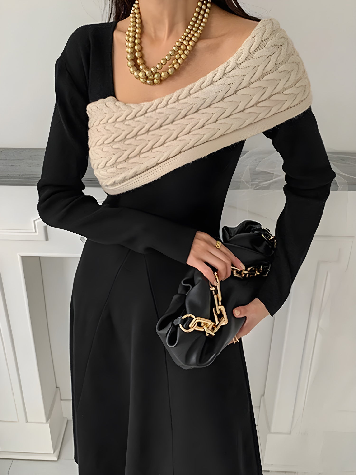 robe en maille col irrégulier contrastant