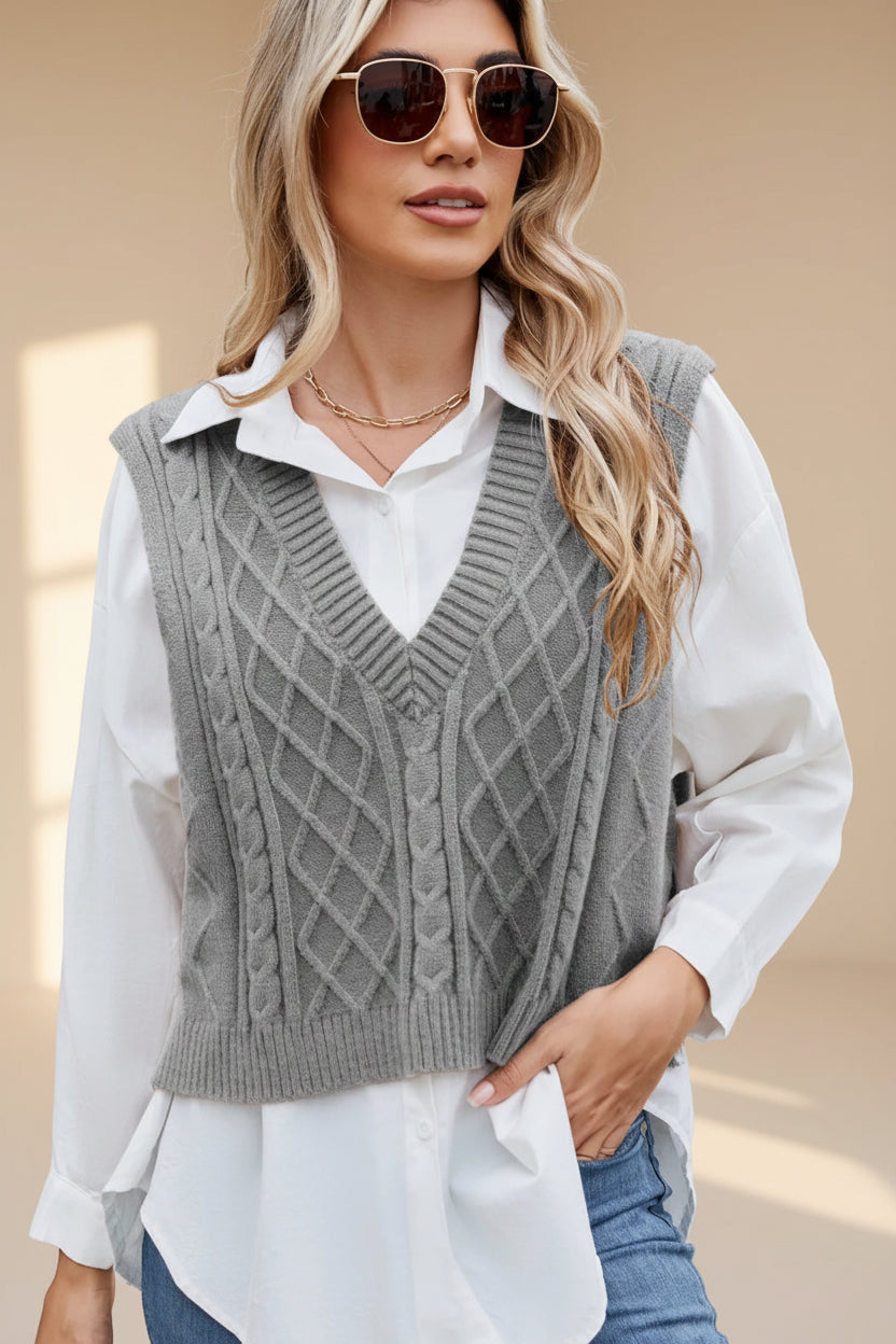 ELNOVÉ Cable-Knit V-Neck Sweater Vest