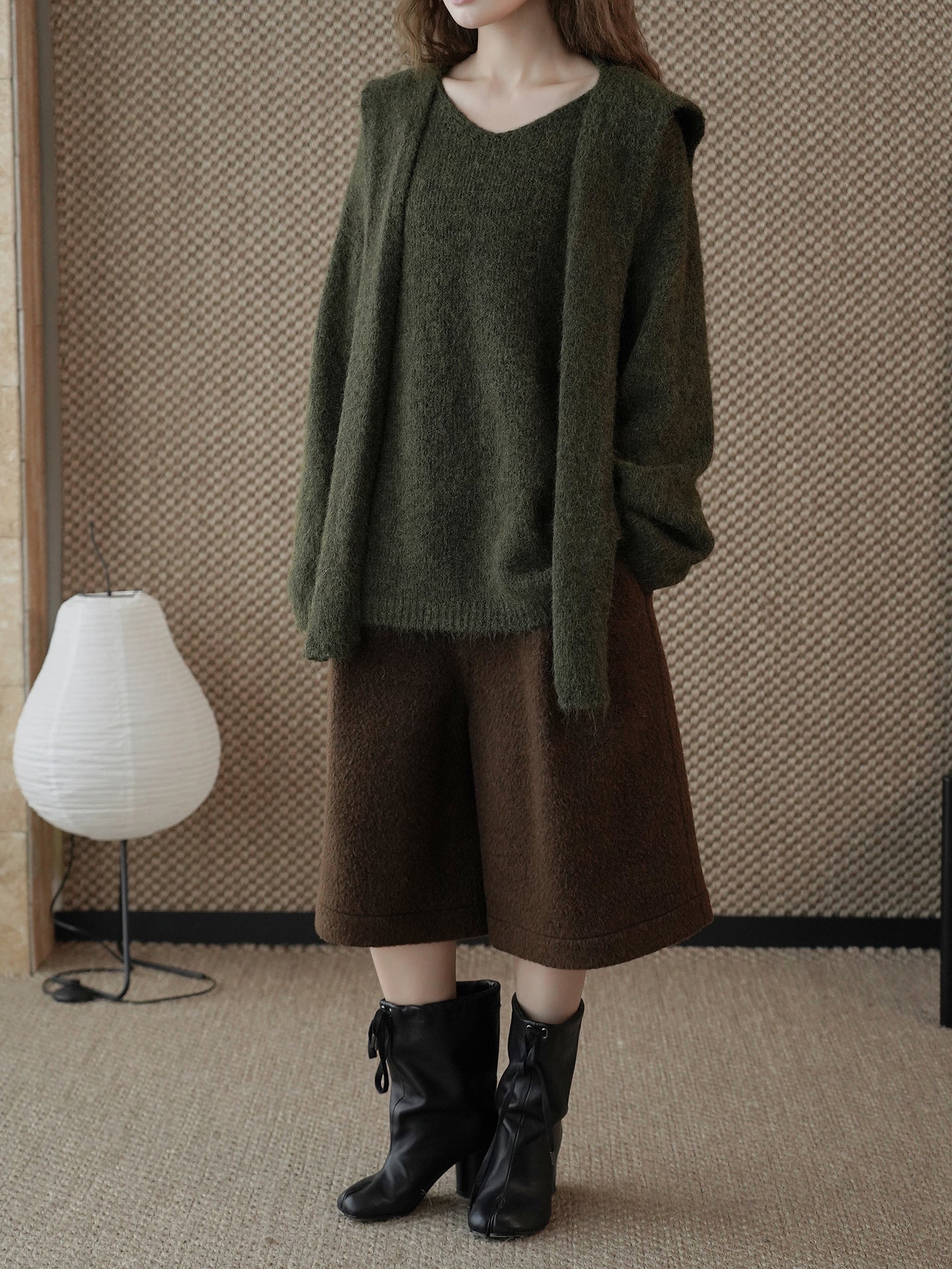 ELNOVÉ Andréa Color-Block V-Neck Sweater