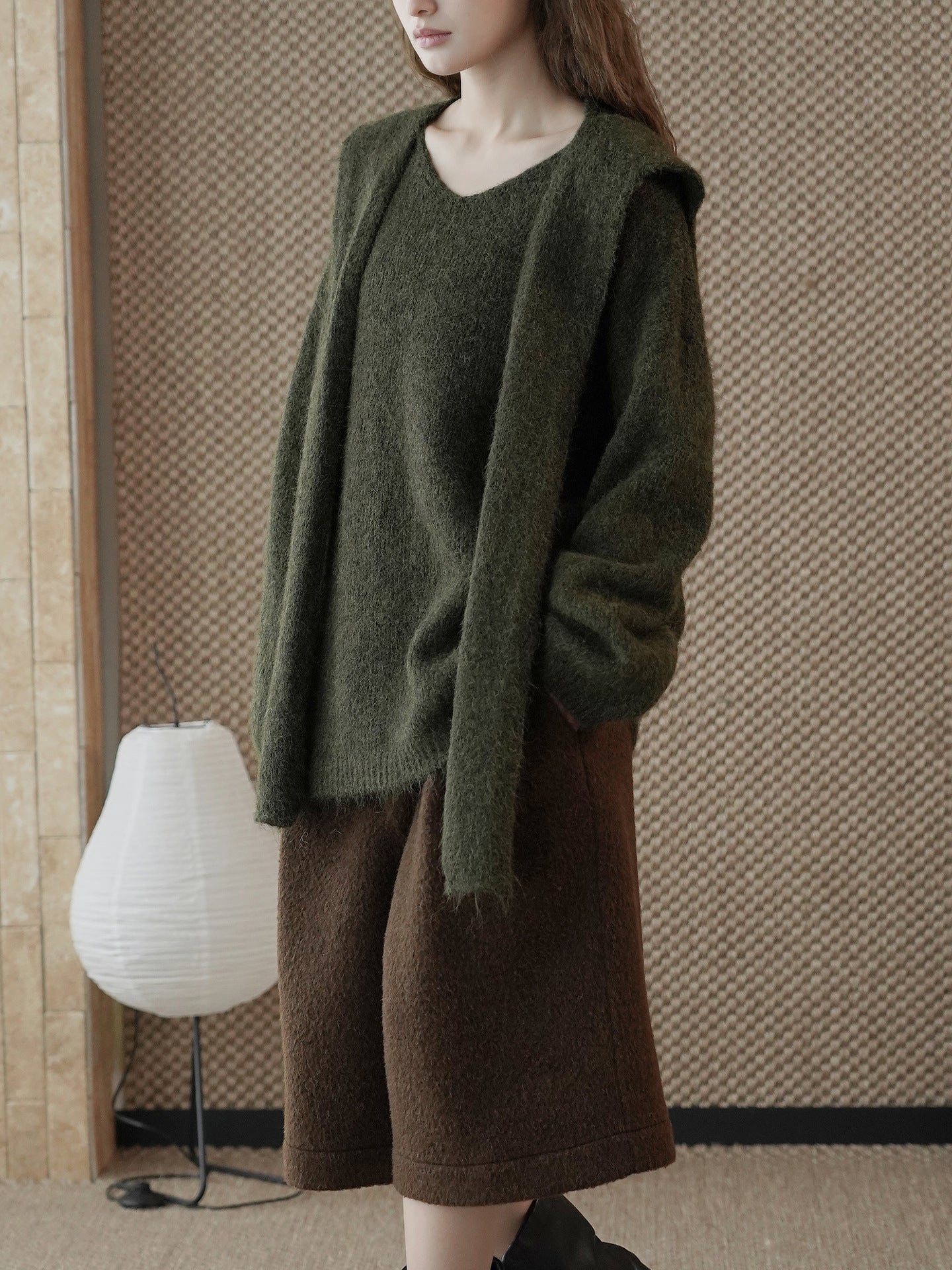 ELNOVÉ Andréa Color-Block V-Neck Sweater