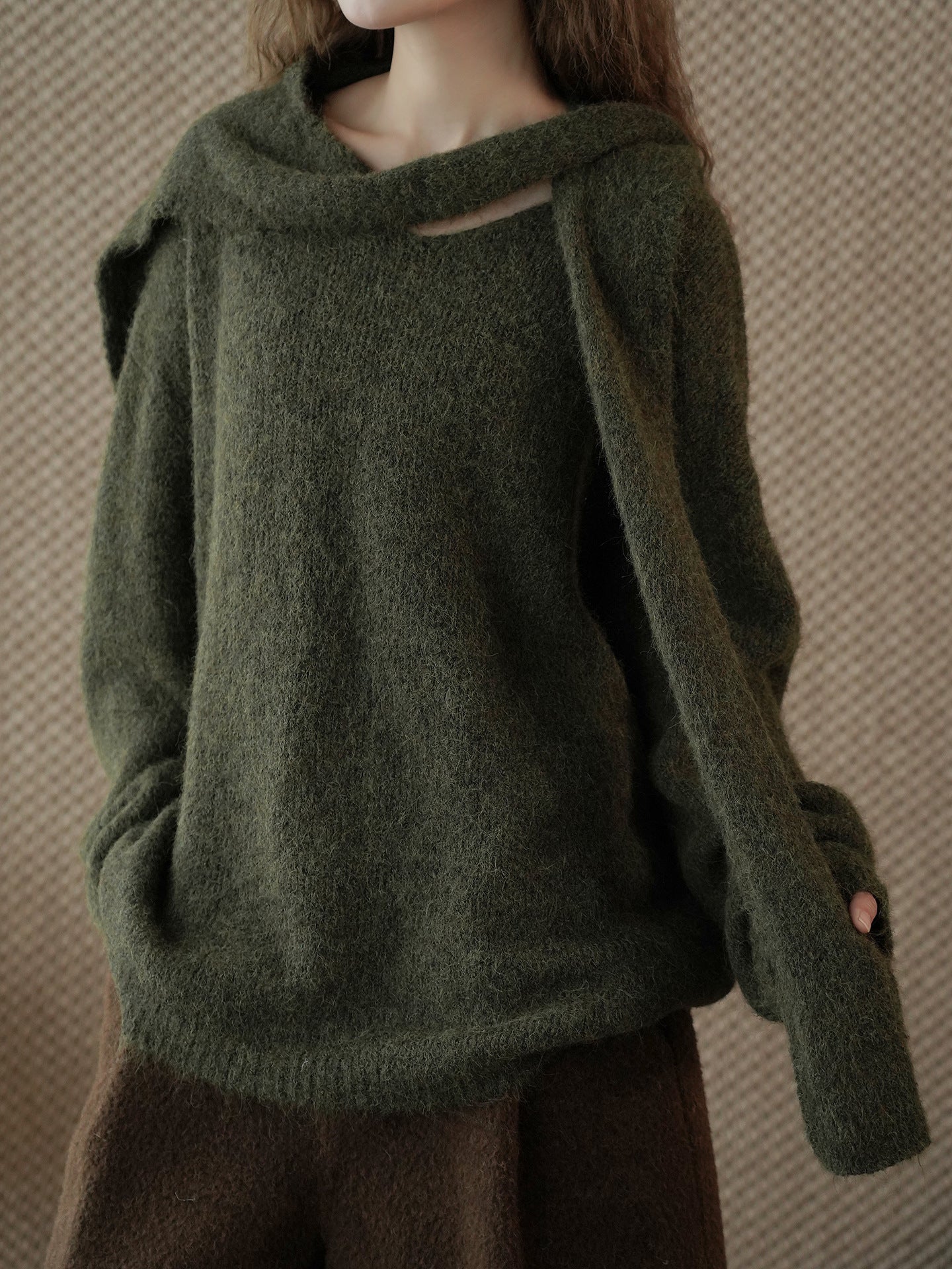 ELNOVÉ Andréa Color-Block V-Neck Sweater