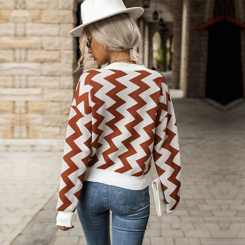 wave-pattern knit pullover