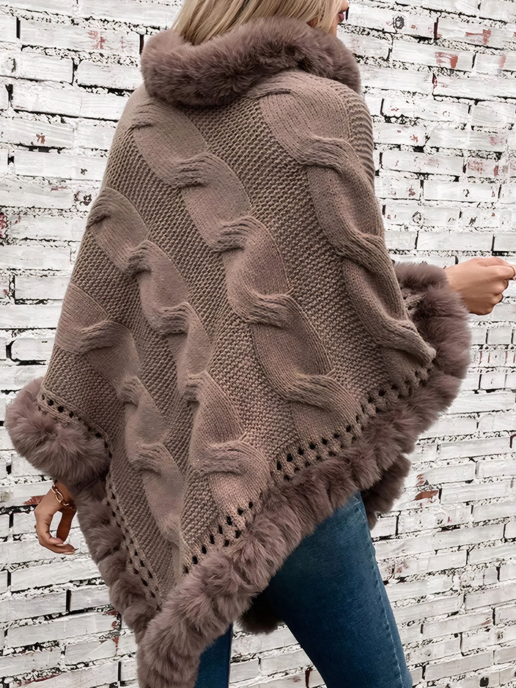 ELNOVÉ Renée Zopfmuster-Poncho