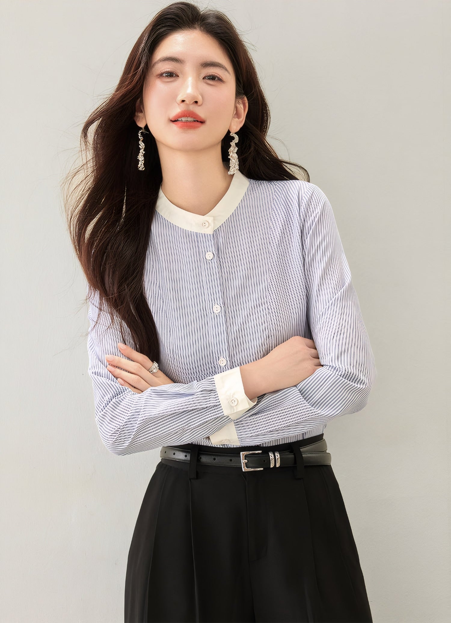 ELNOVÉ Nora Round-Neck Shirt