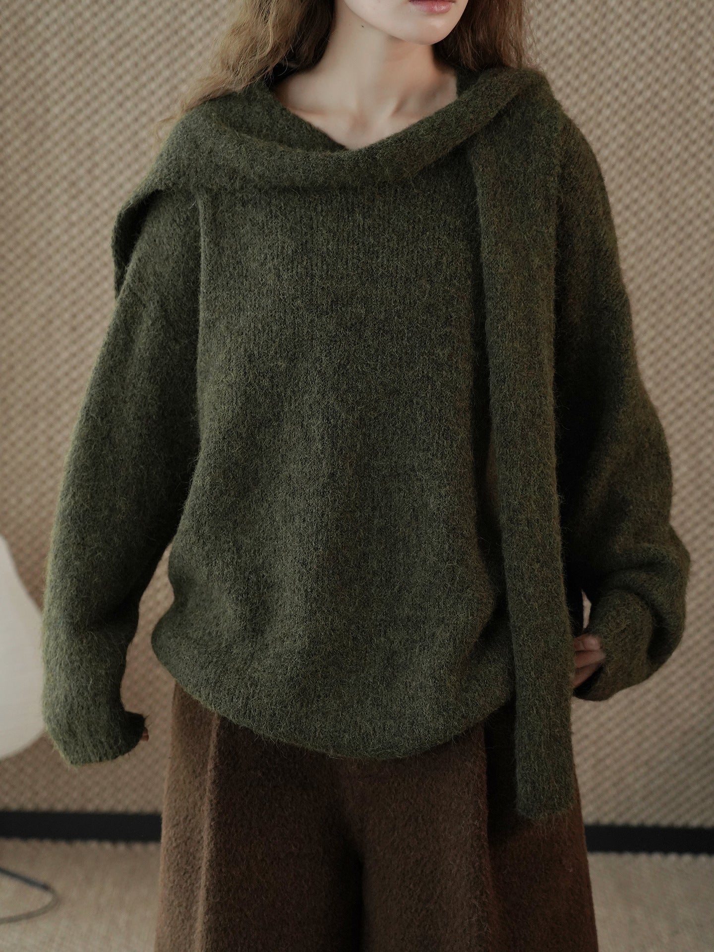 ELNOVÉ Andréa Color-Block V-Neck Sweater