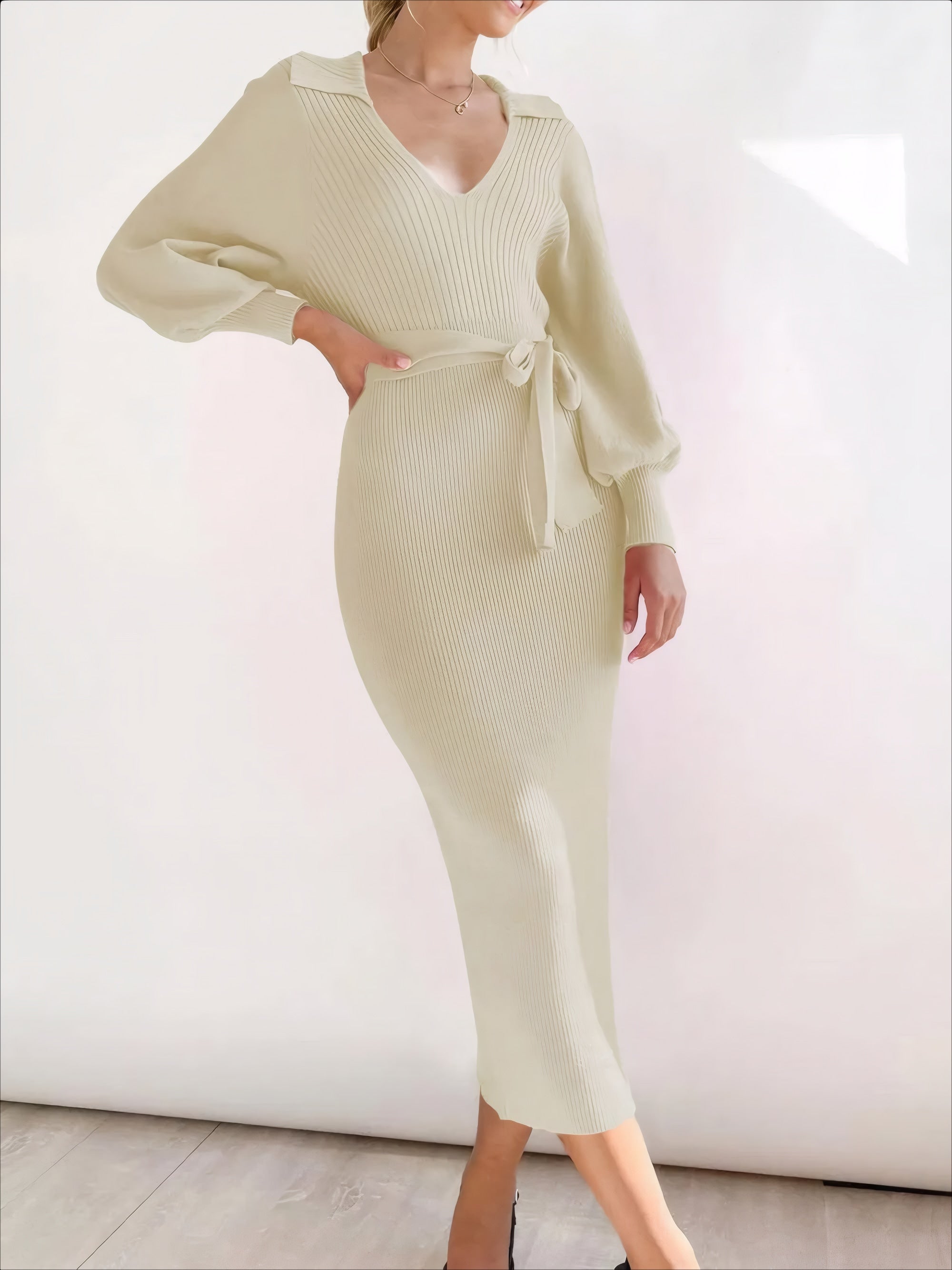 ELNOVÉ Robe en maille Provence à col en V